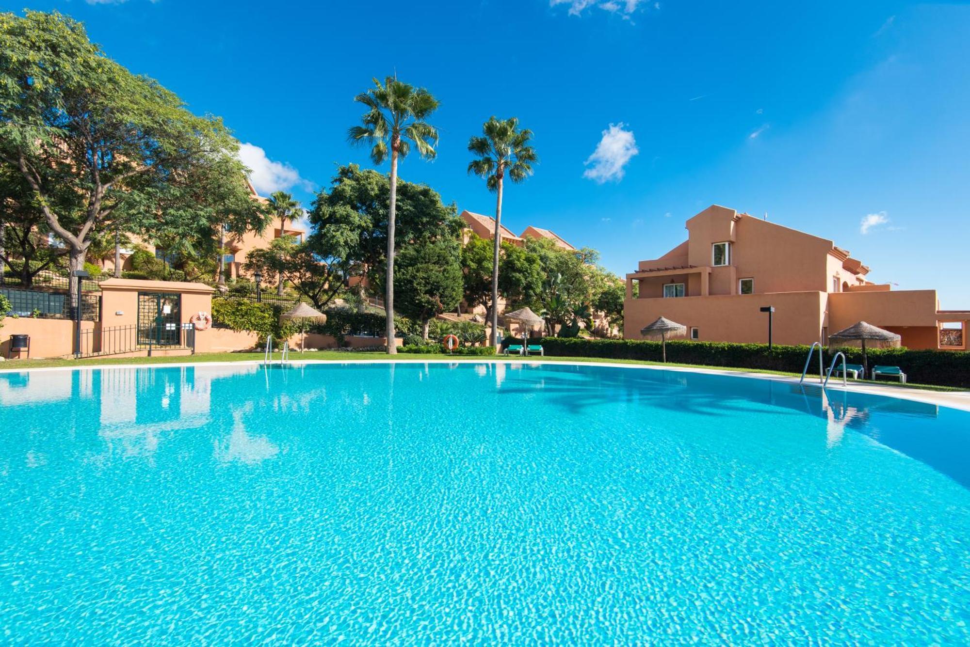 מארבלה Rentandhomes Penthouse Elviria Golf מראה חיצוני תמונה