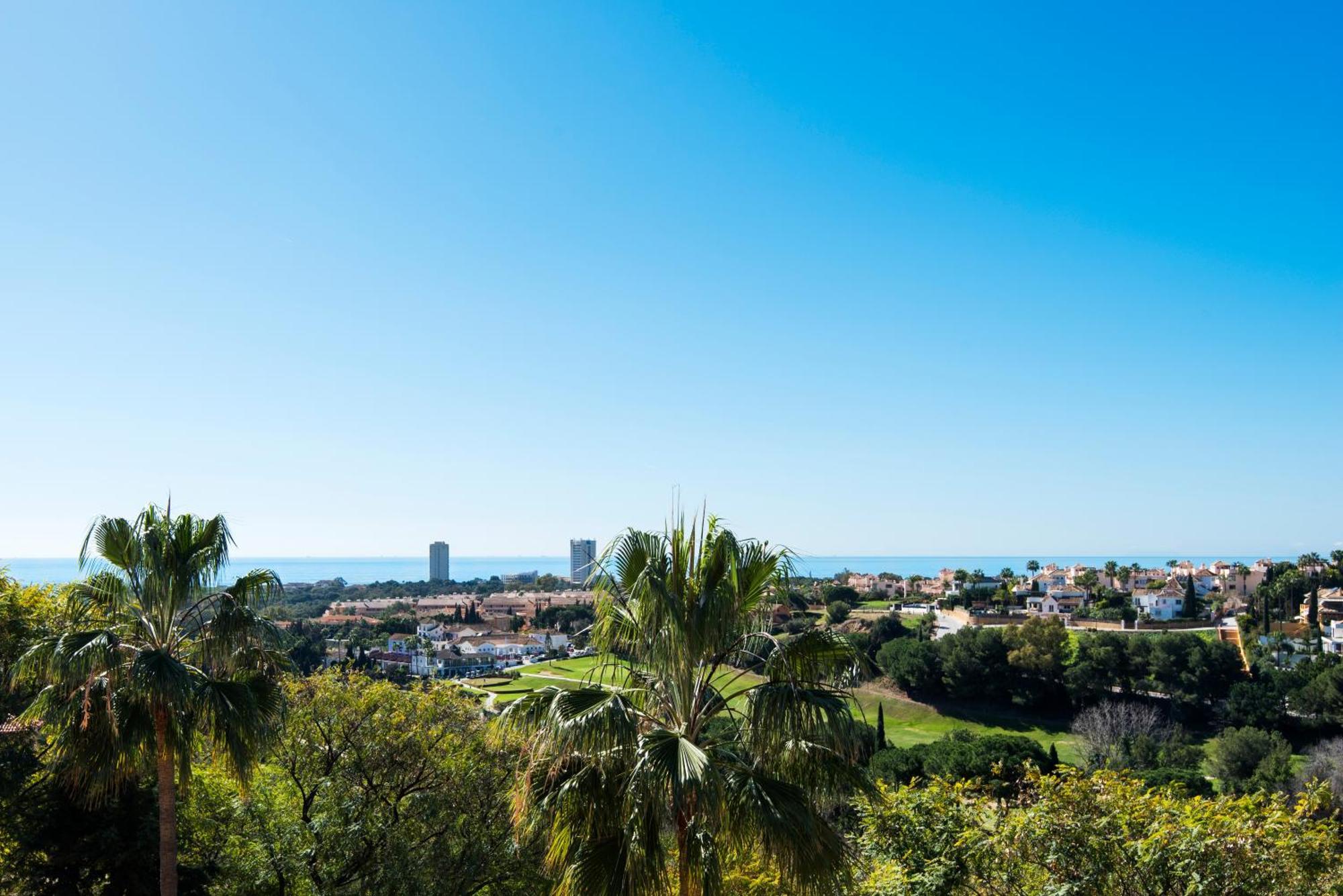 מארבלה Rentandhomes Penthouse Elviria Golf מראה חיצוני תמונה